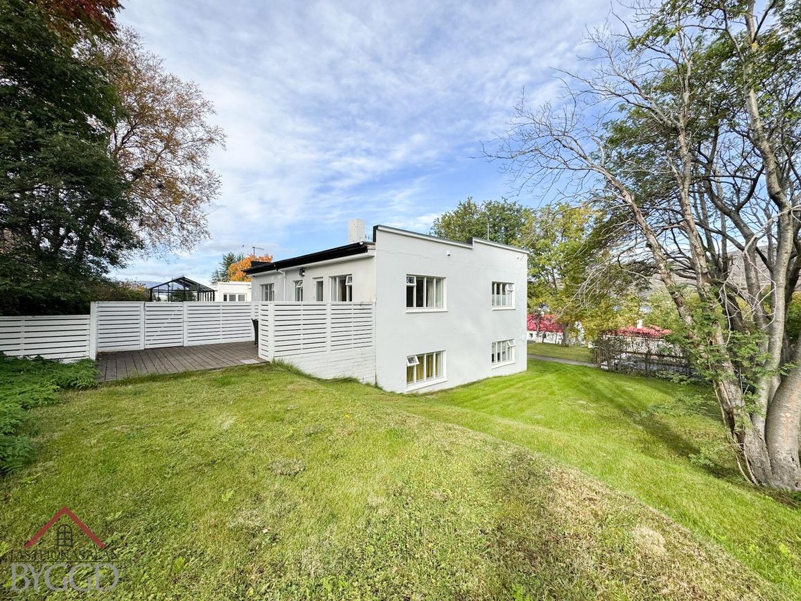 Munkaþverárstræti 33, 600 Akureyri
