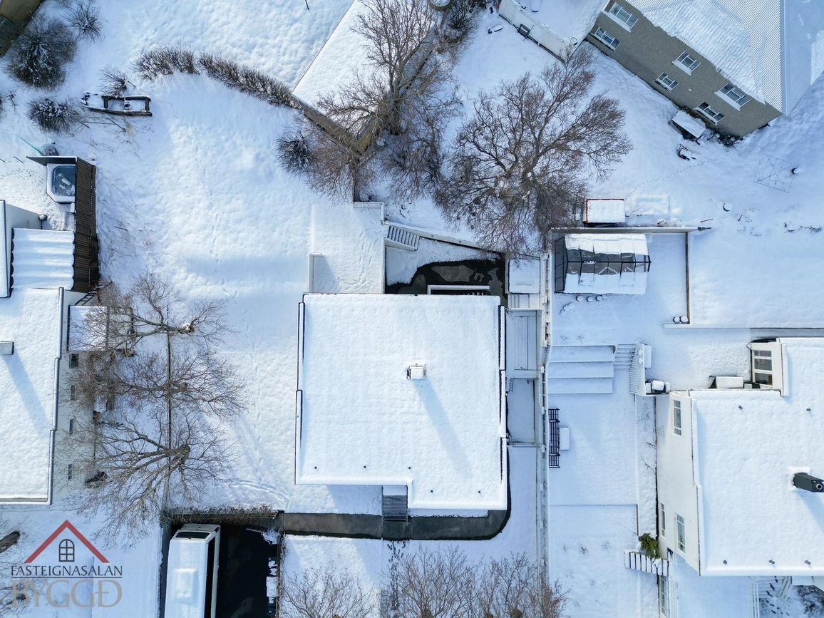 Munkaþverárstræti 33, 600 Akureyri
