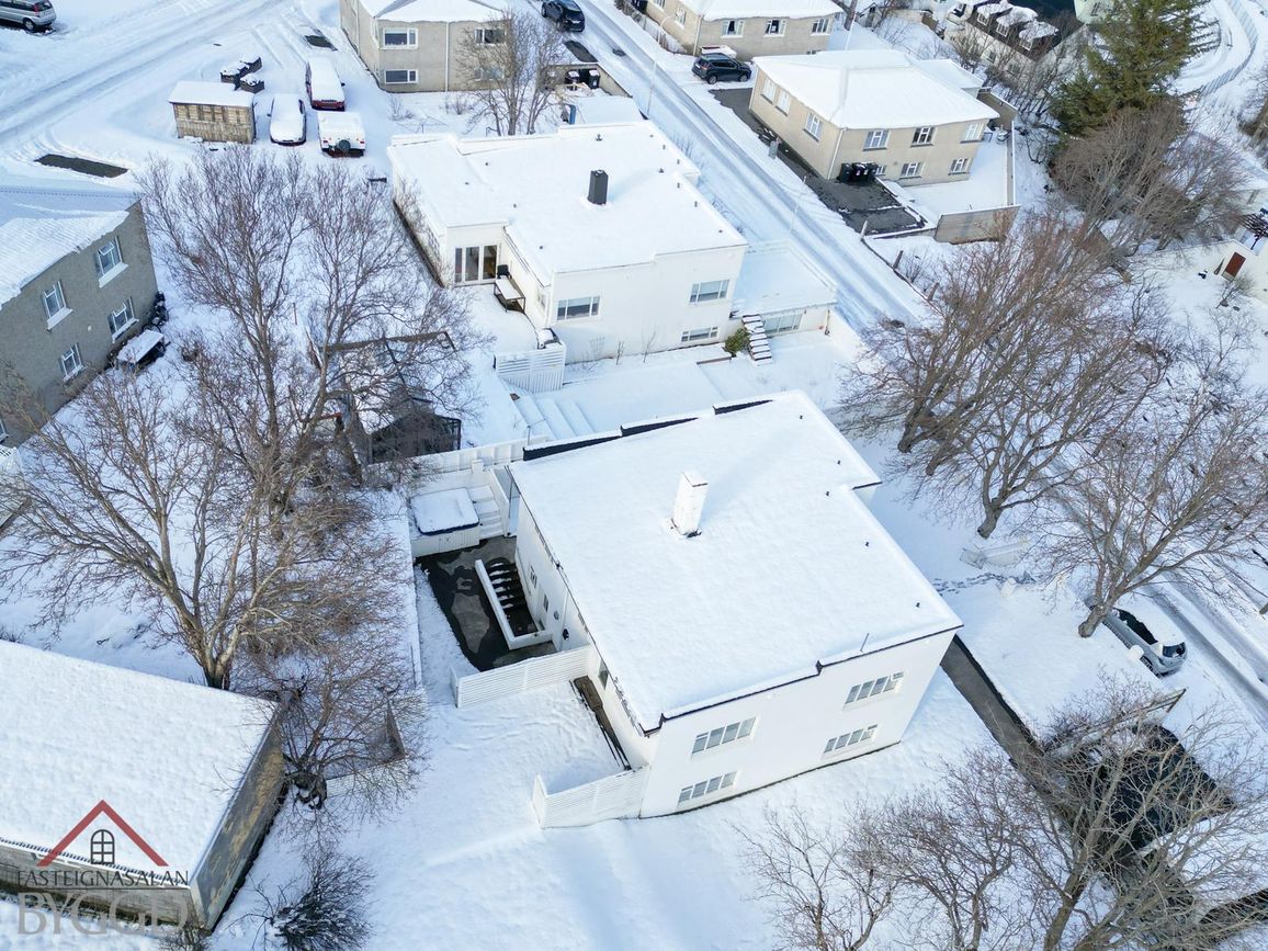 Munkaþverárstræti 33, 600 Akureyri