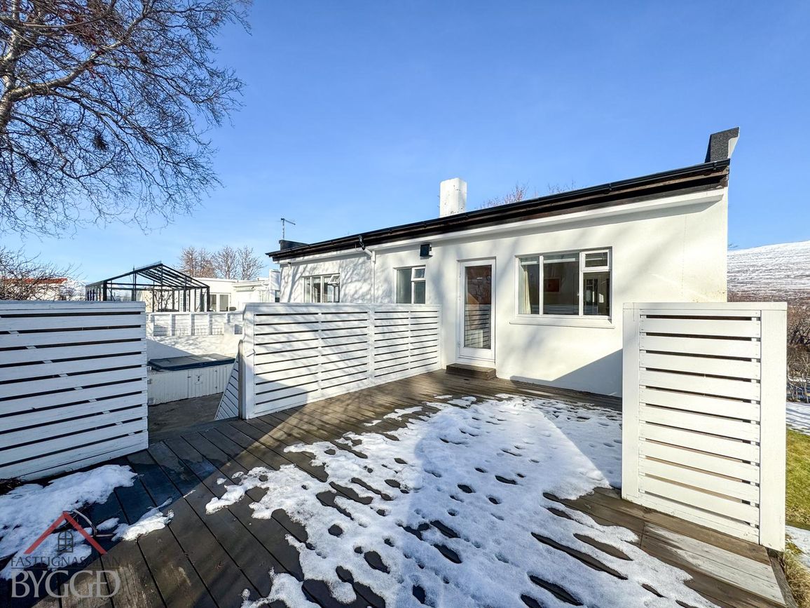 Munkaþverárstræti 33, 600 Akureyri