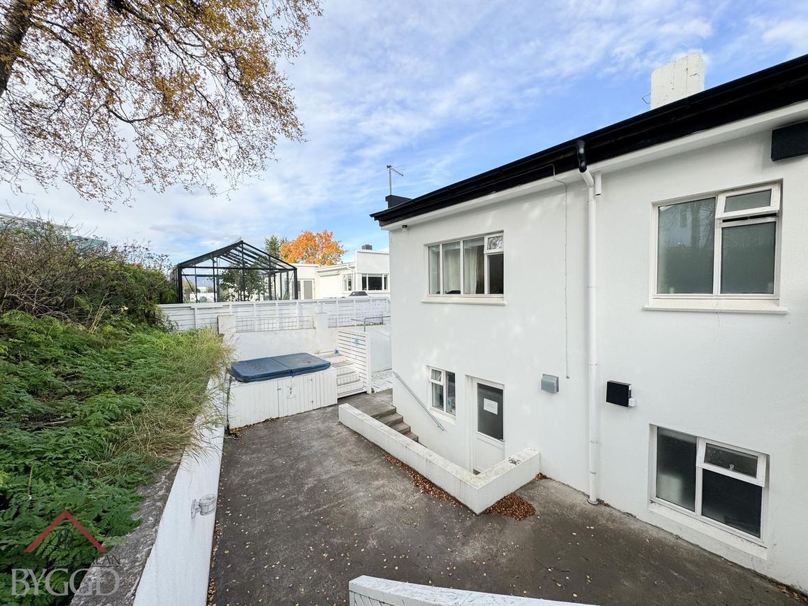 Munkaþverárstræti 33, 600 Akureyri