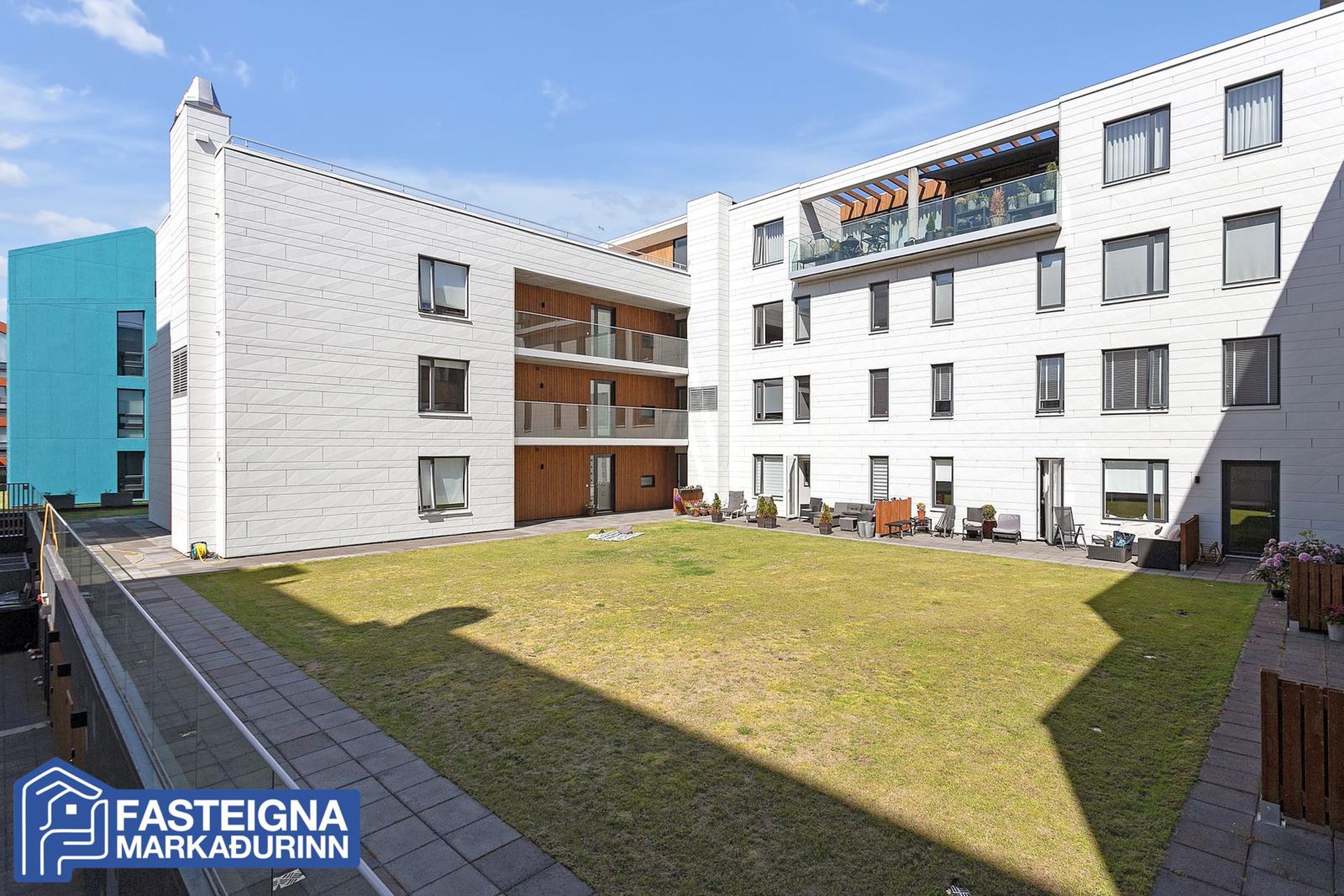Hverfisgata 94, 101 Reykjavík