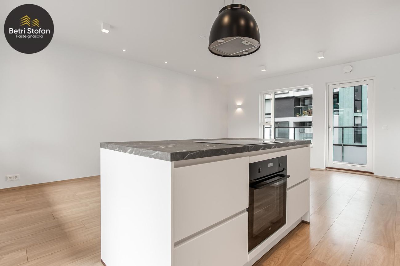 Smyrilshlíð 18, 102 Reykjavík
