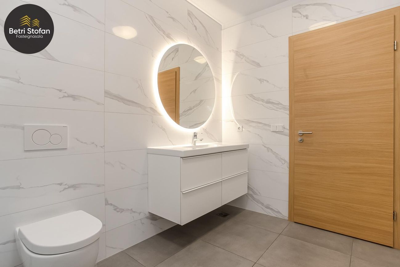 Smyrilshlíð 18, 102 Reykjavík