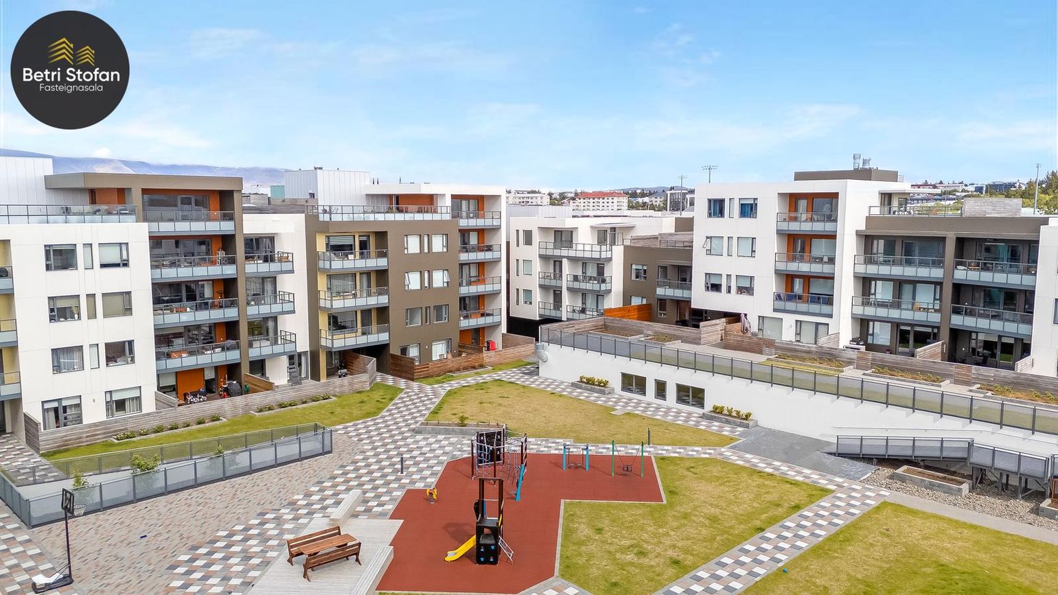Smyrilshlíð 18, 102 Reykjavík