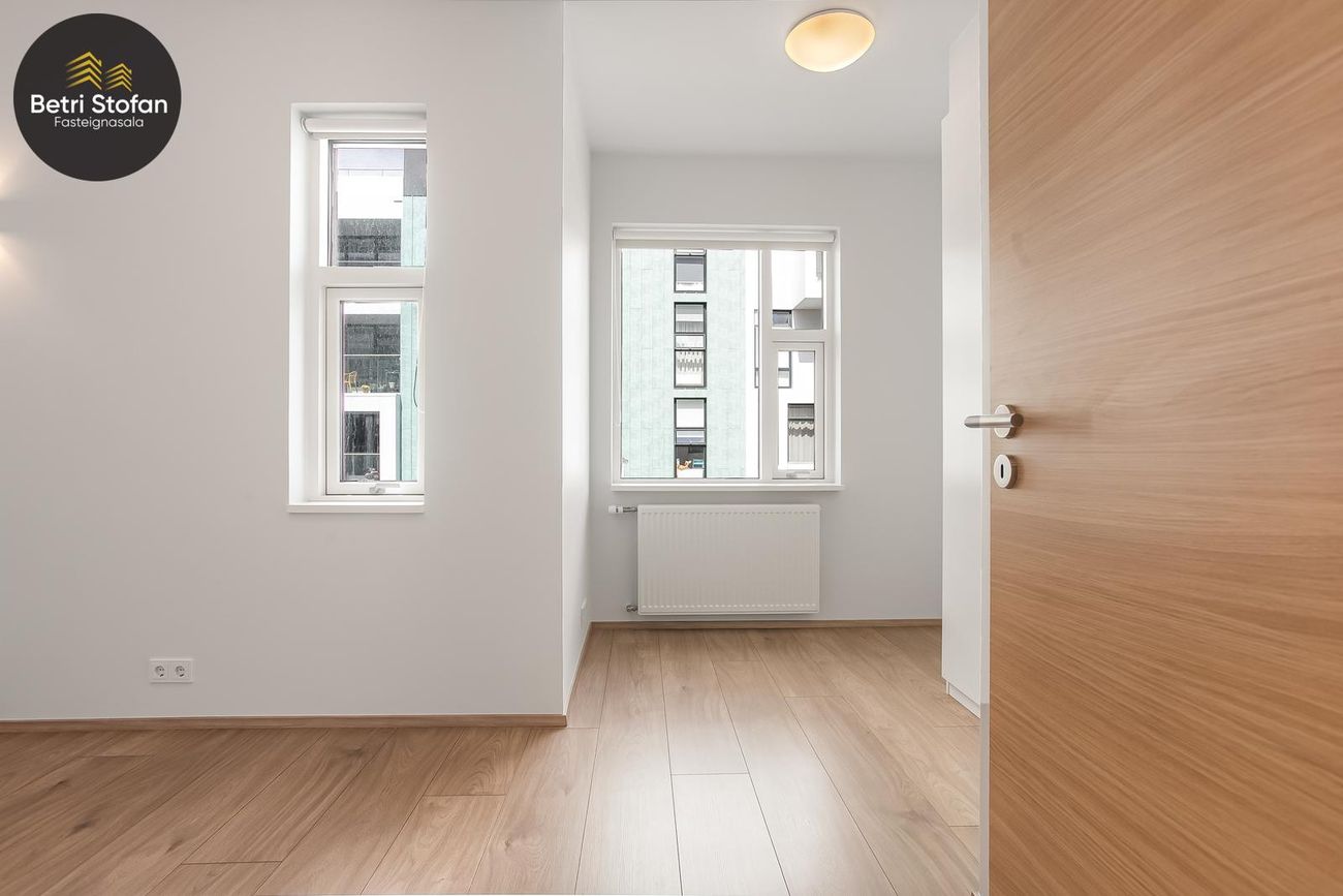 Smyrilshlíð 18, 102 Reykjavík