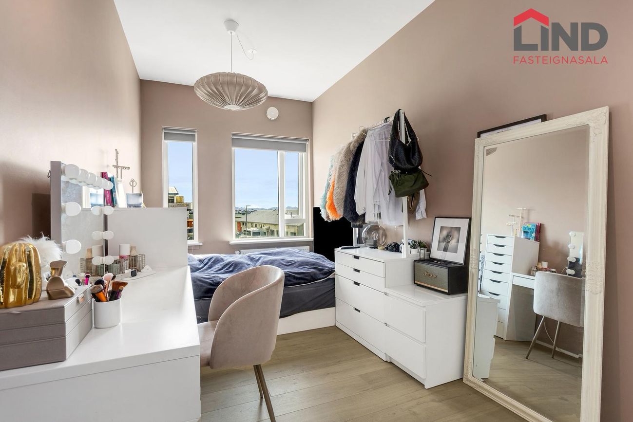 Hafnarbraut 9, 200 Kópavogur