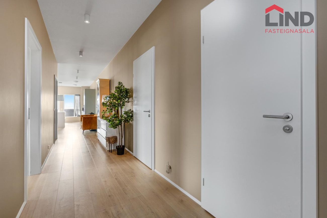 Hafnarbraut 9, 200 Kópavogur