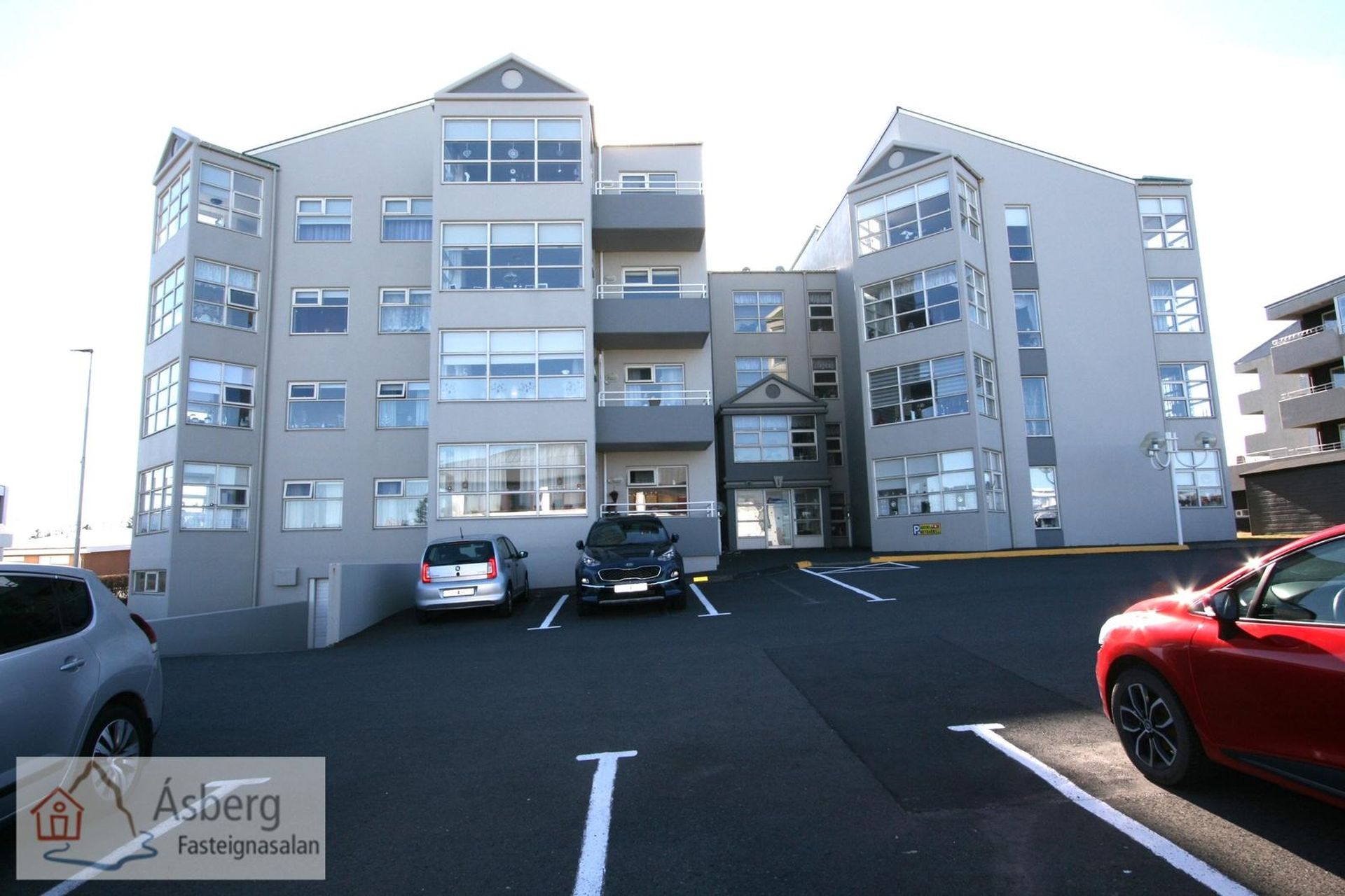 Kirkjuvegur 1, 230 Reykjanesbær