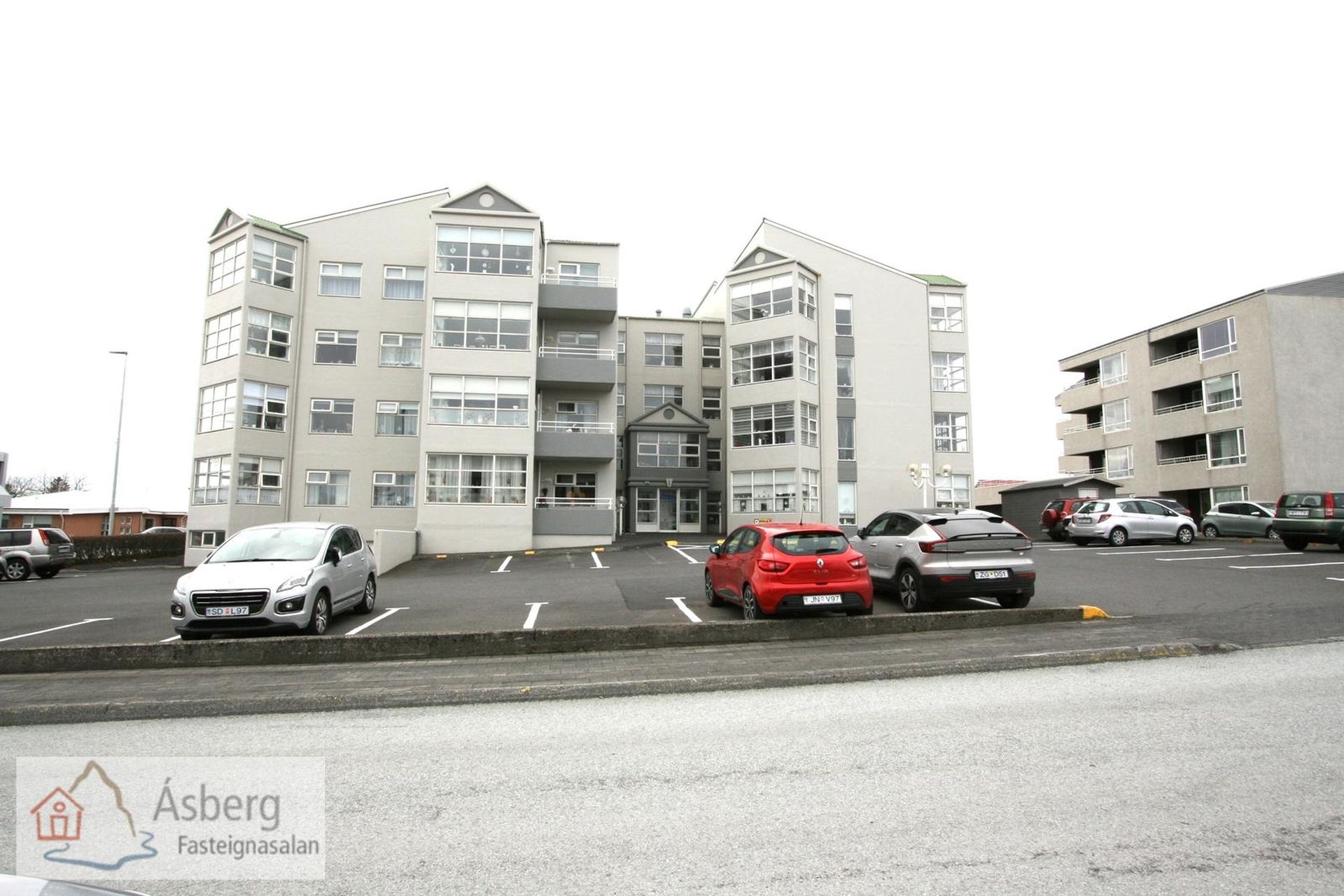 Kirkjuvegur 1, 230 Reykjanesbær