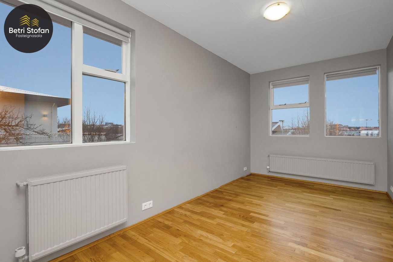 Dverghamrar 24 - 0101, 112 Reykjavík