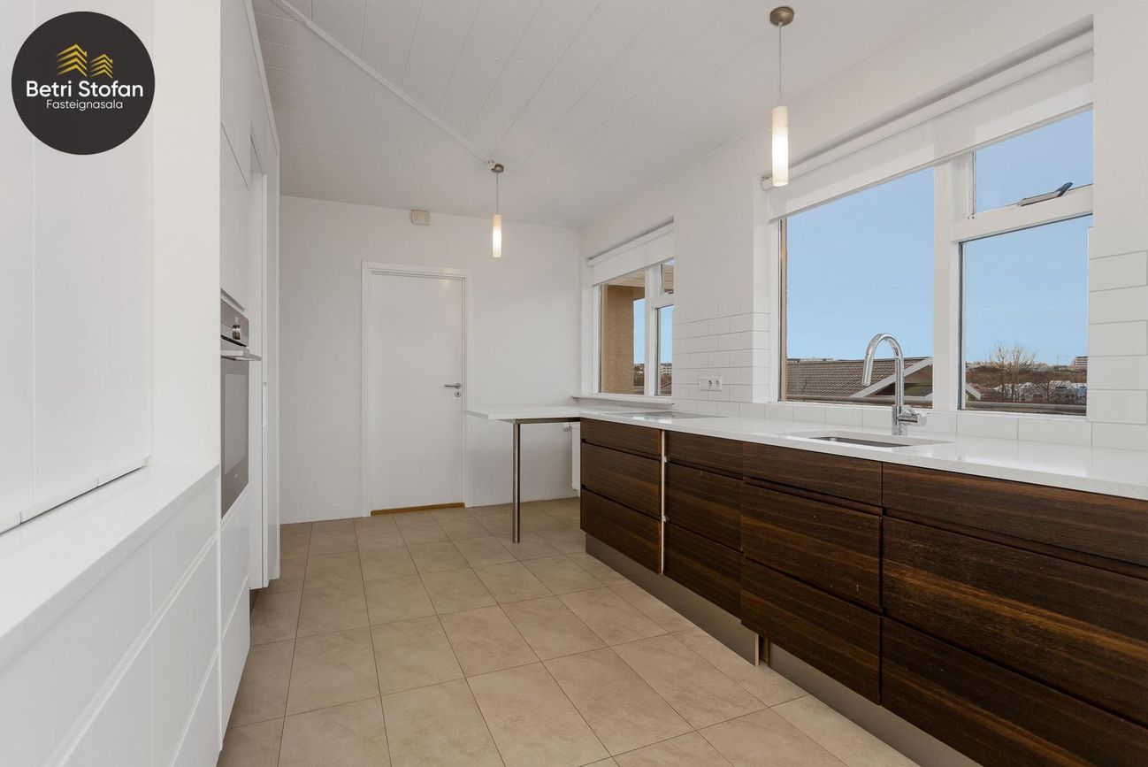 Dverghamrar 24 - 0101, 112 Reykjavík