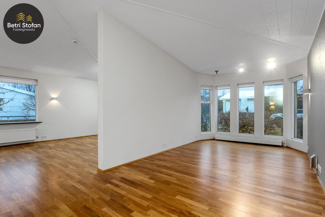 Dverghamrar 24 - 0101, 112 Reykjavík