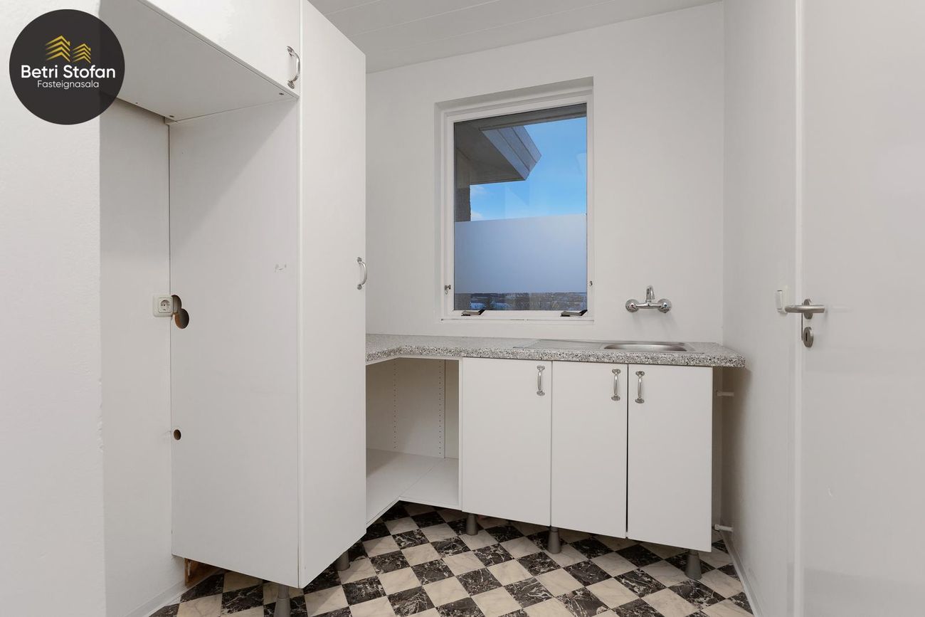 Dverghamrar 24 - 0101, 112 Reykjavík