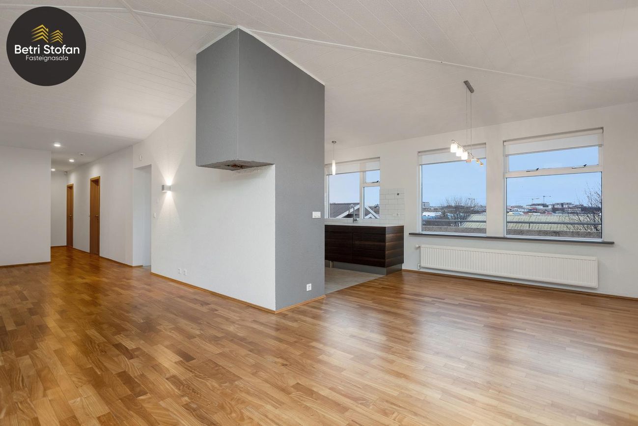 Dverghamrar 24 - 0101, 112 Reykjavík