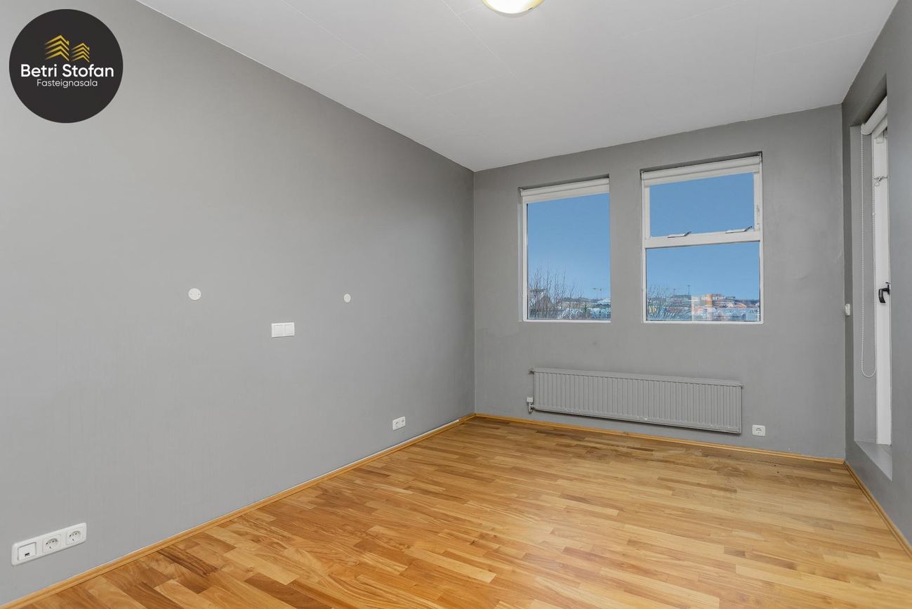 Dverghamrar 24 - 0101, 112 Reykjavík