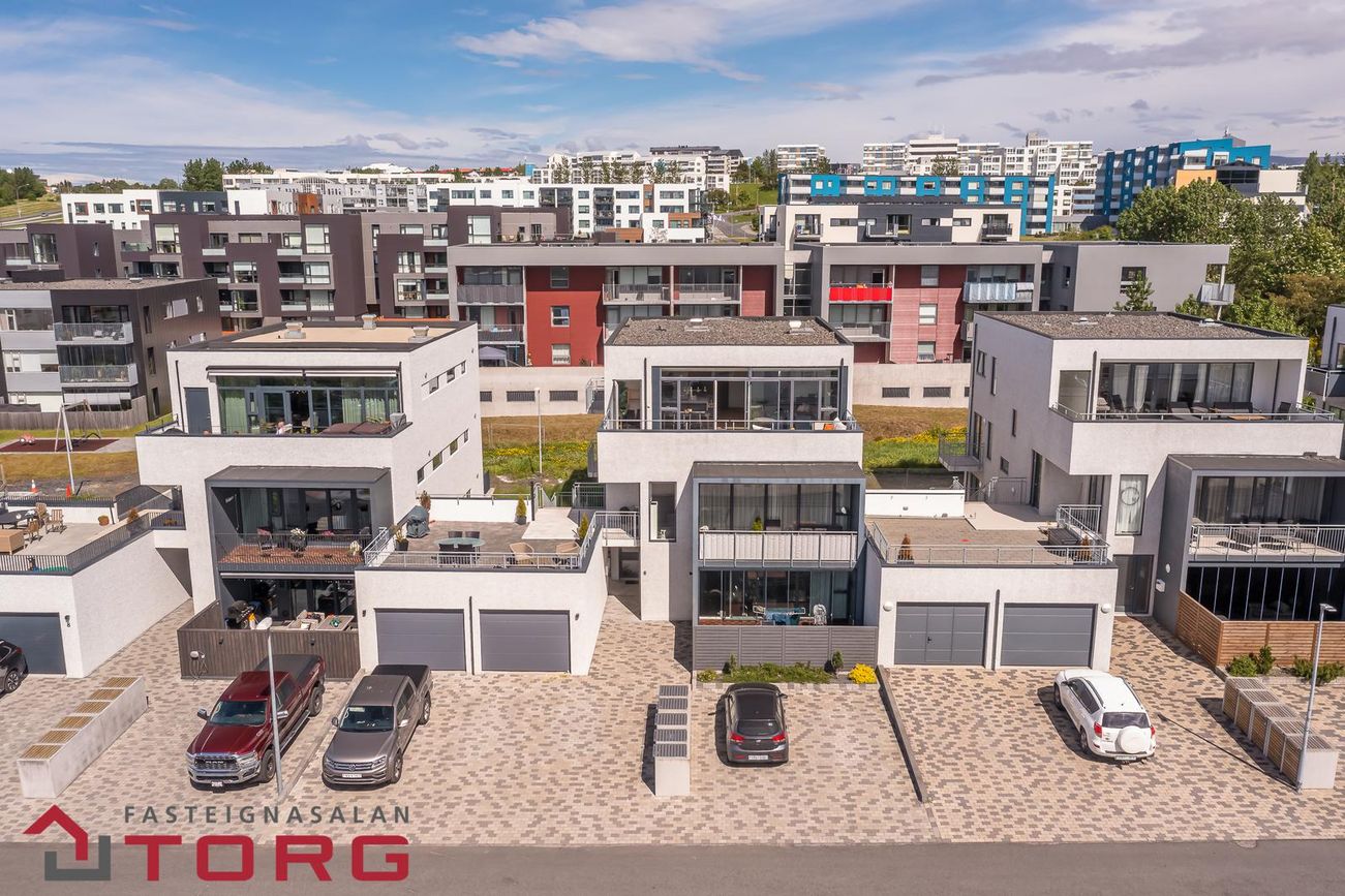 Lautarvegur 8, 103 Reykjavík