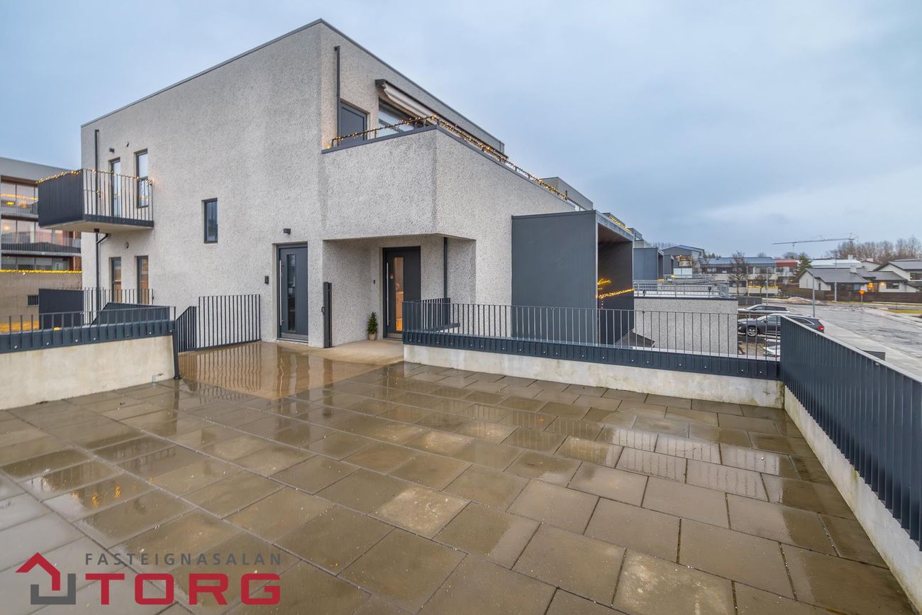 Lautarvegur 8, 103 Reykjavík