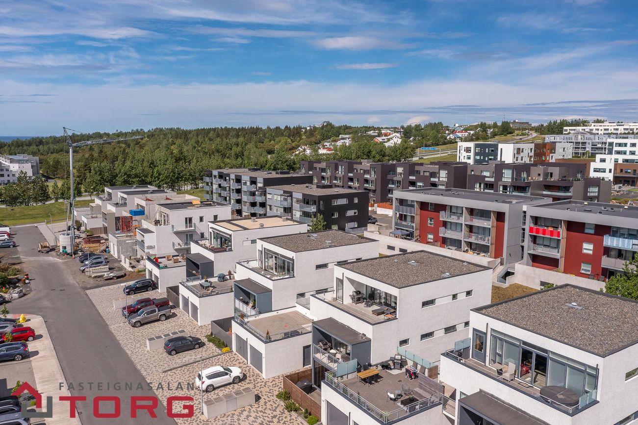 Lautarvegur 8, 103 Reykjavík