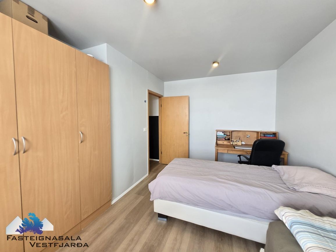 Urðarvegur 80 - 0203, 400 Ísafjarðarbær
