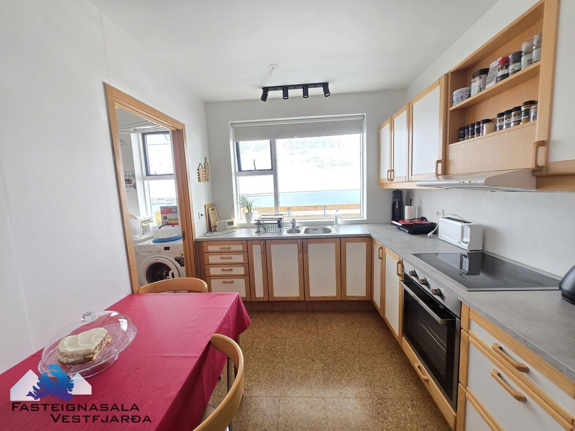 Urðarvegur 80 - 0203, 400 Ísafjarðarbær