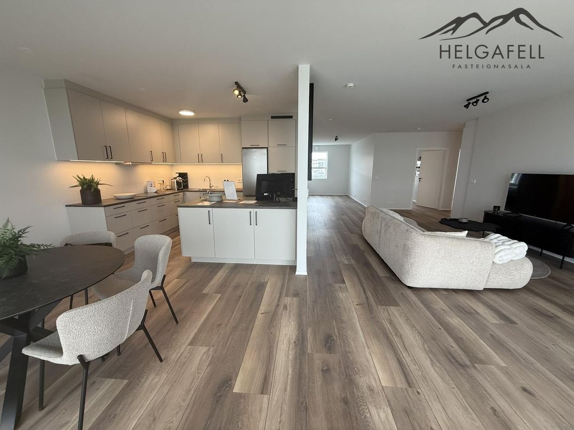 Áshamar 7, 221 Hafnarfjörður