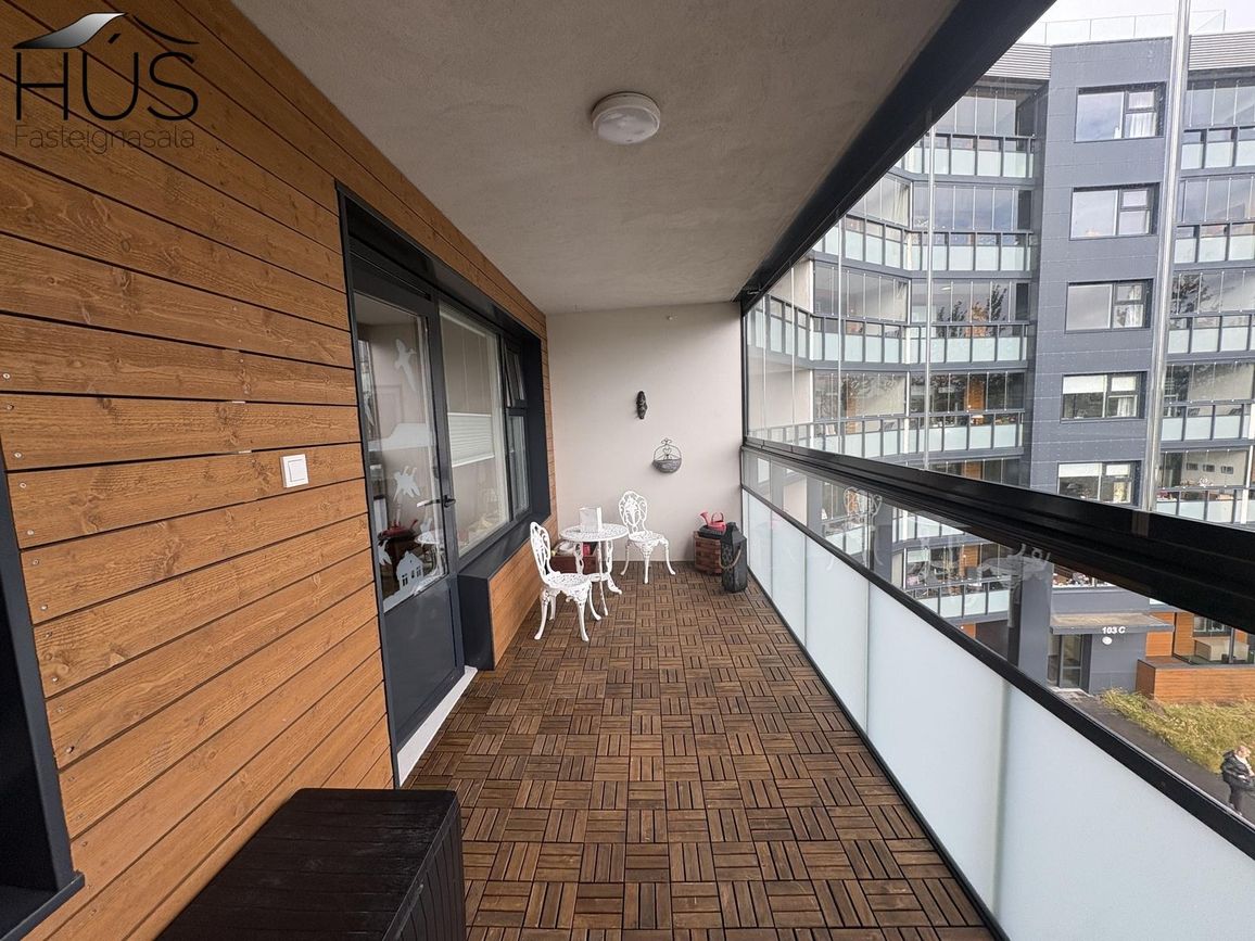 Hraunbær 103A, 110 Reykjavík
