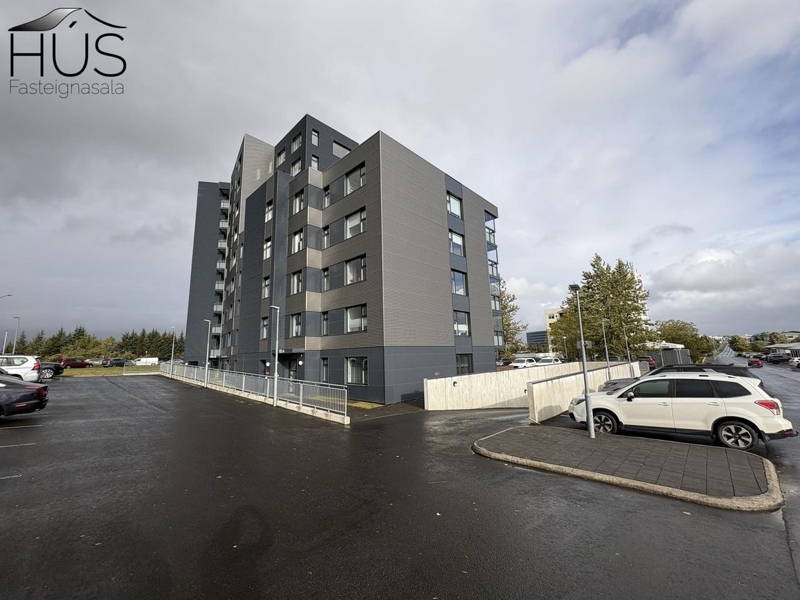 Hraunbær 103A, 110 Reykjavík