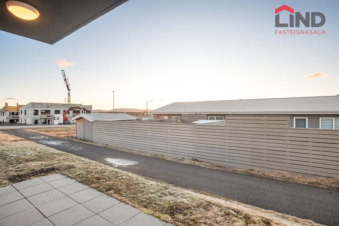 Dalsbraut 36, 260 Reykjanesbær