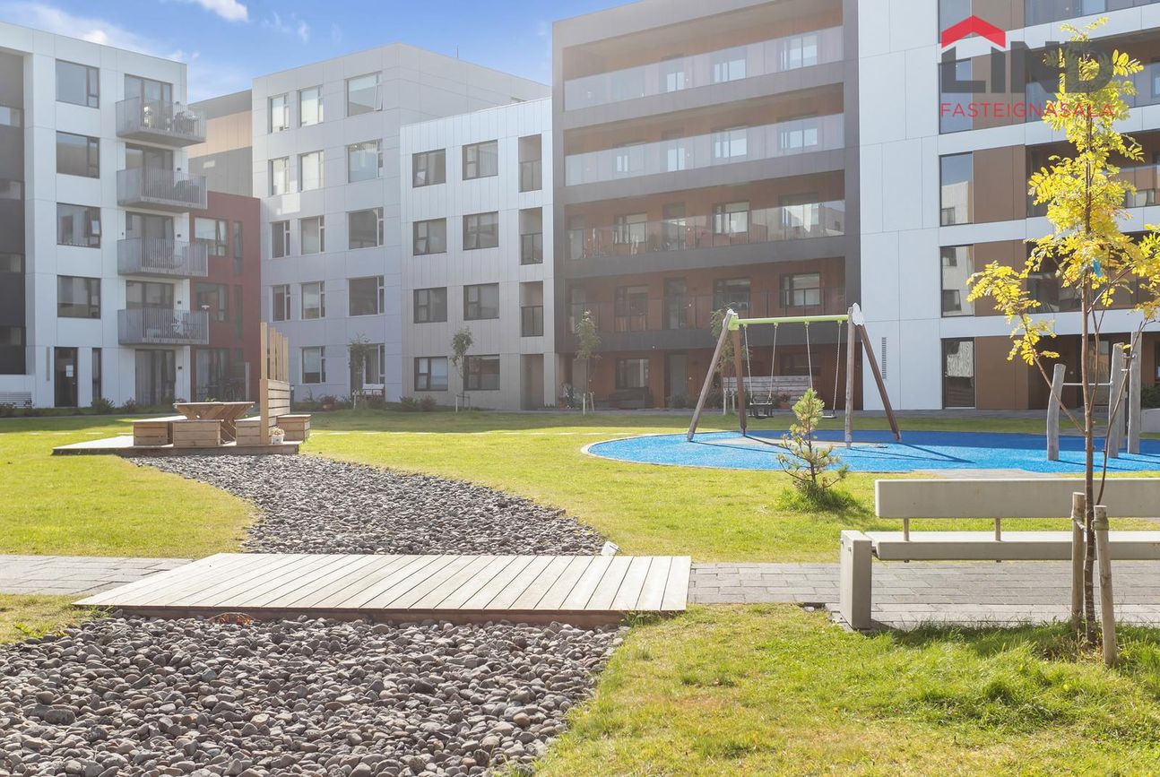 Fálkahlíð 4, 102 Reykjavík