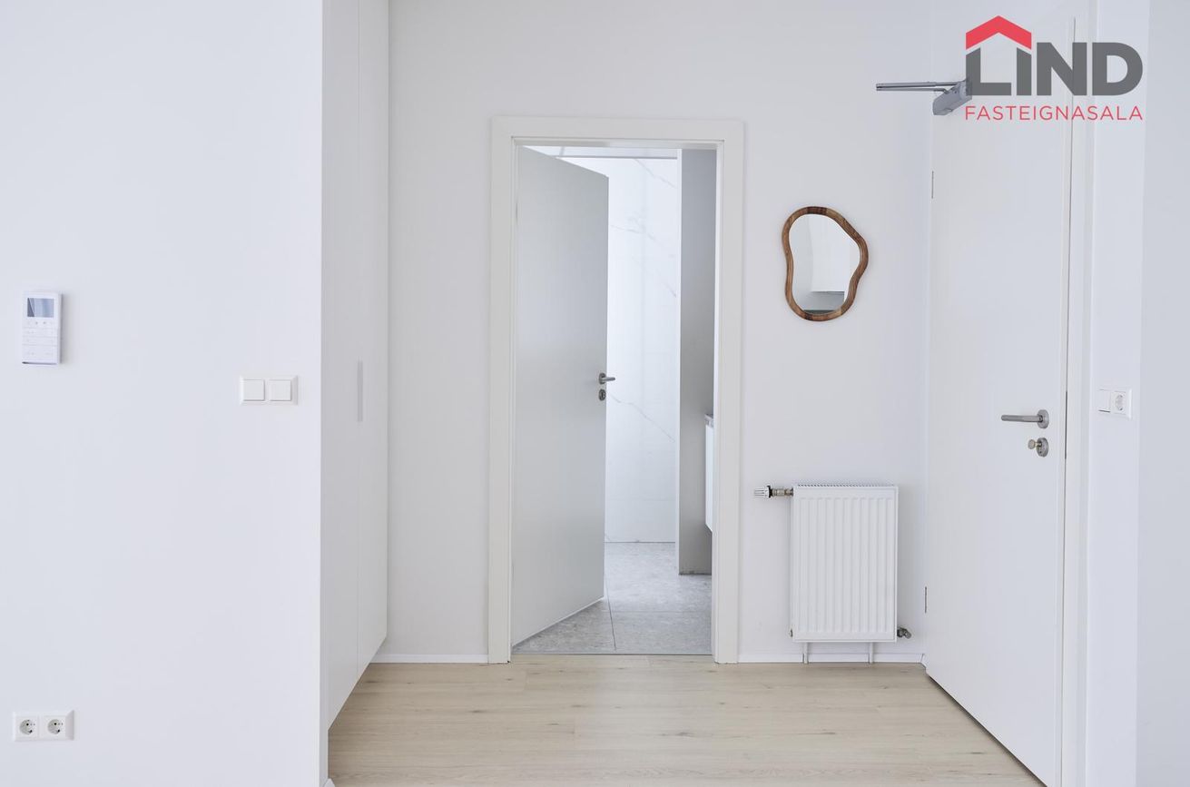 Fálkahlíð 4, 102 Reykjavík