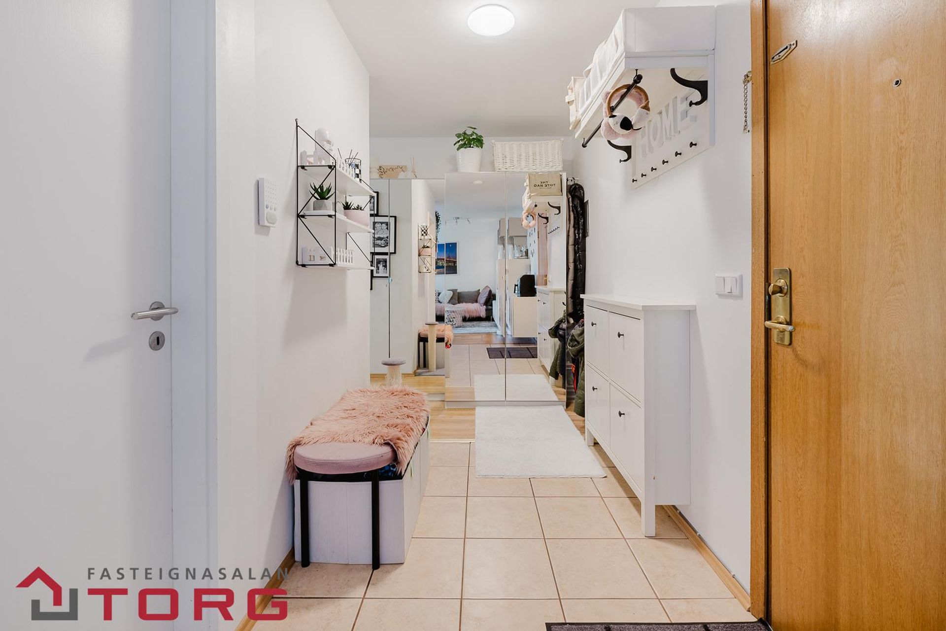 Hraunbær 90, 110 Reykjavík