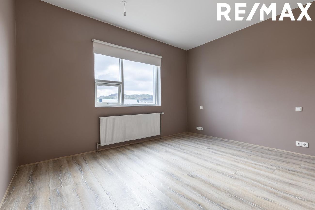 Vefarastræti 11, 270 Mosfellsbær