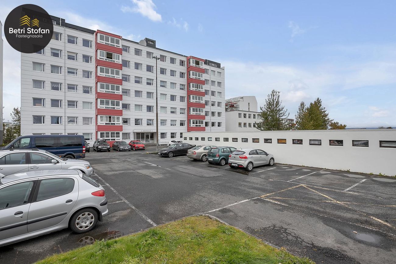 Hrafnhólar 6 6-8 - 0104, 111 Reykjavík