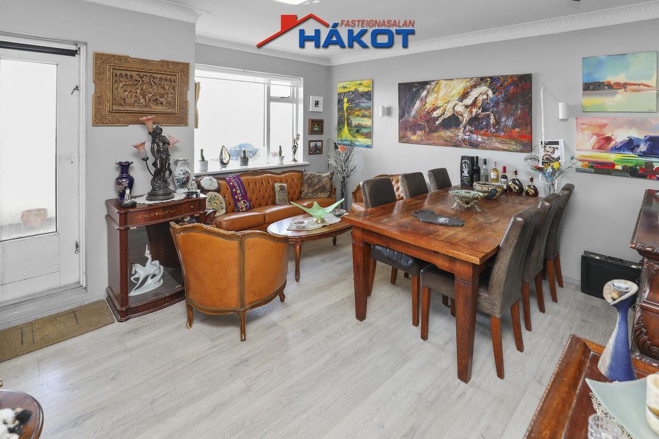 Jaðarsbraut 39, 300 Akranes