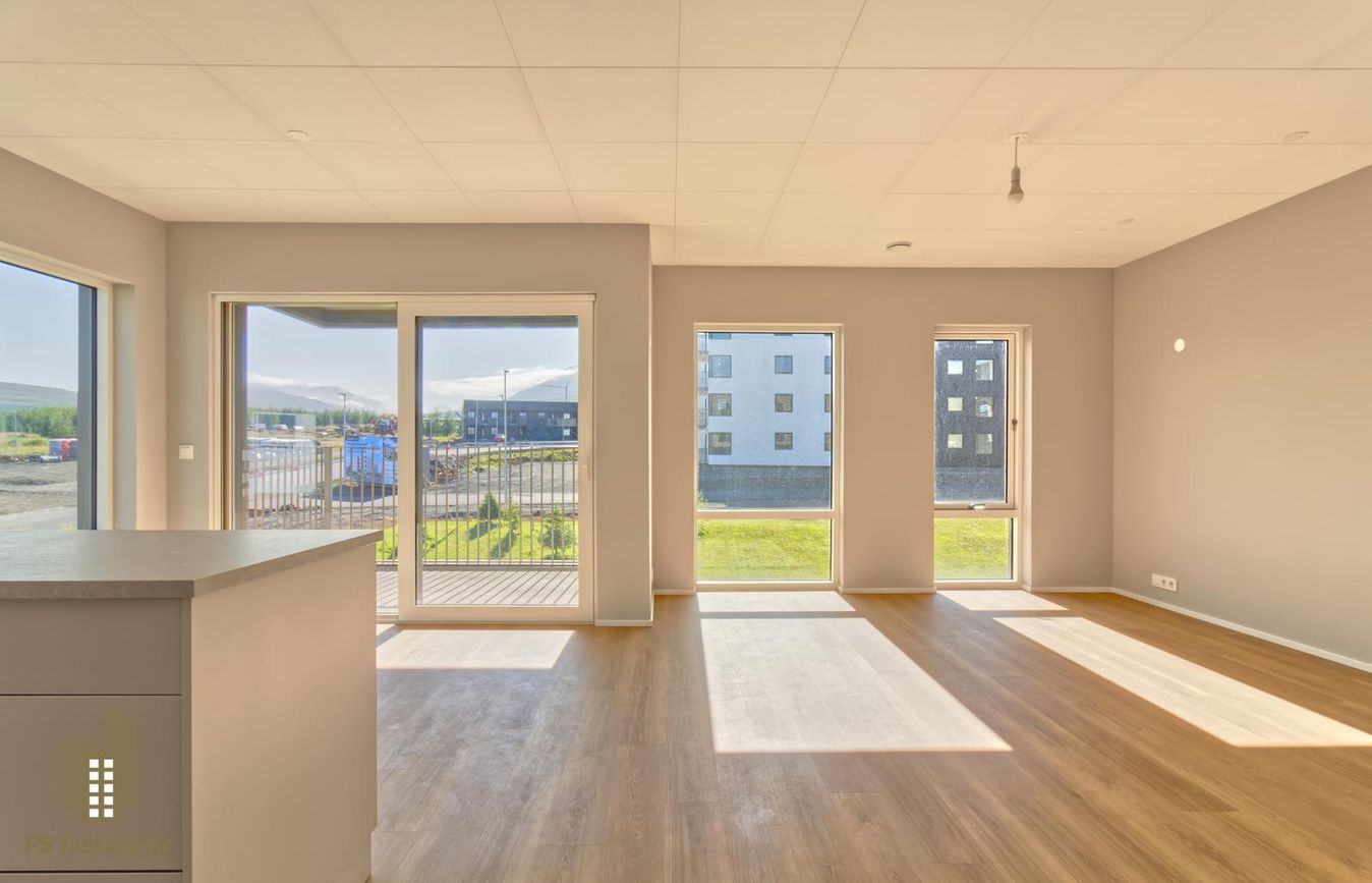 Lækjarmói 8, 603 Akureyri