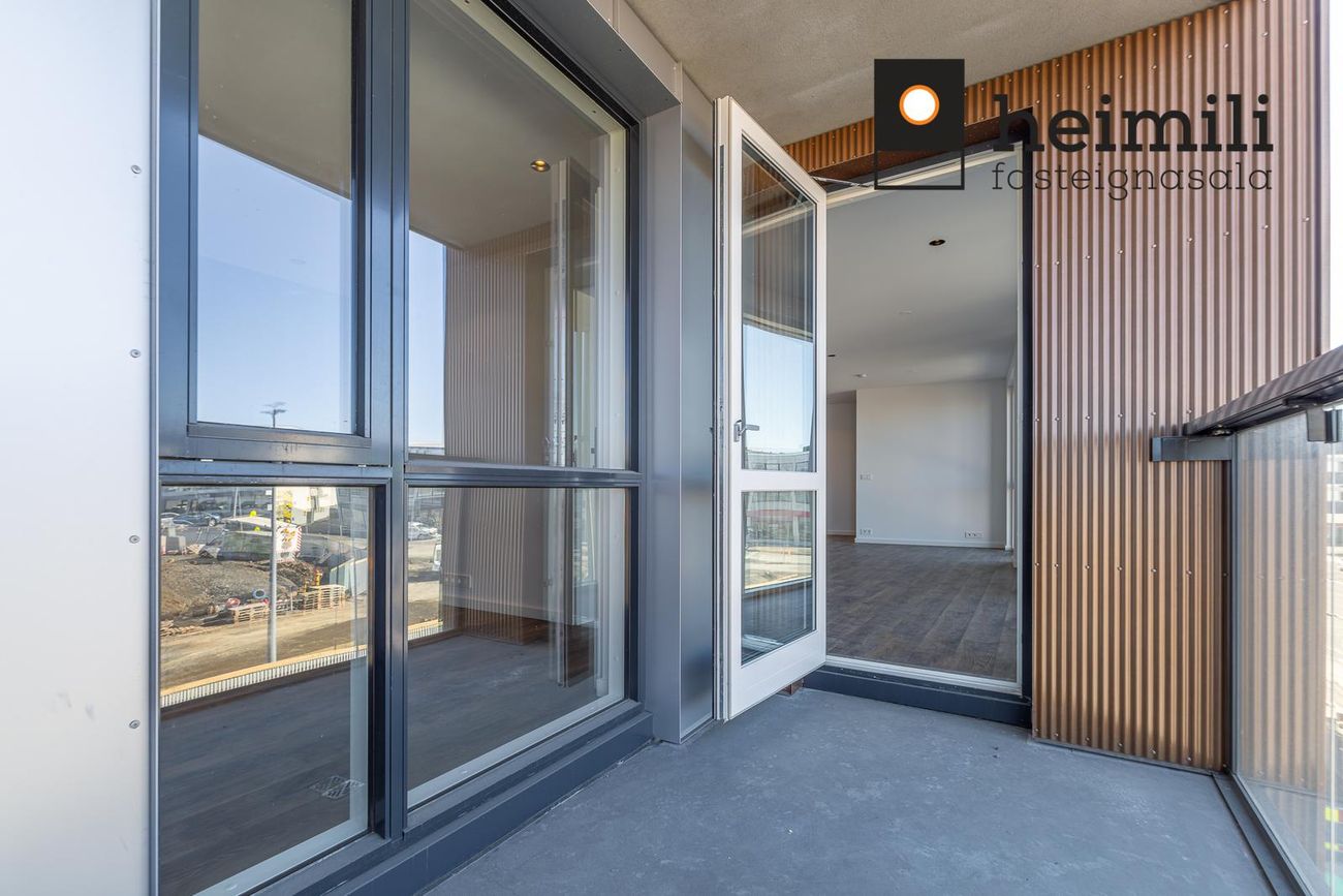 Grensásvegur 1F - 0601, 108 Reykjavík