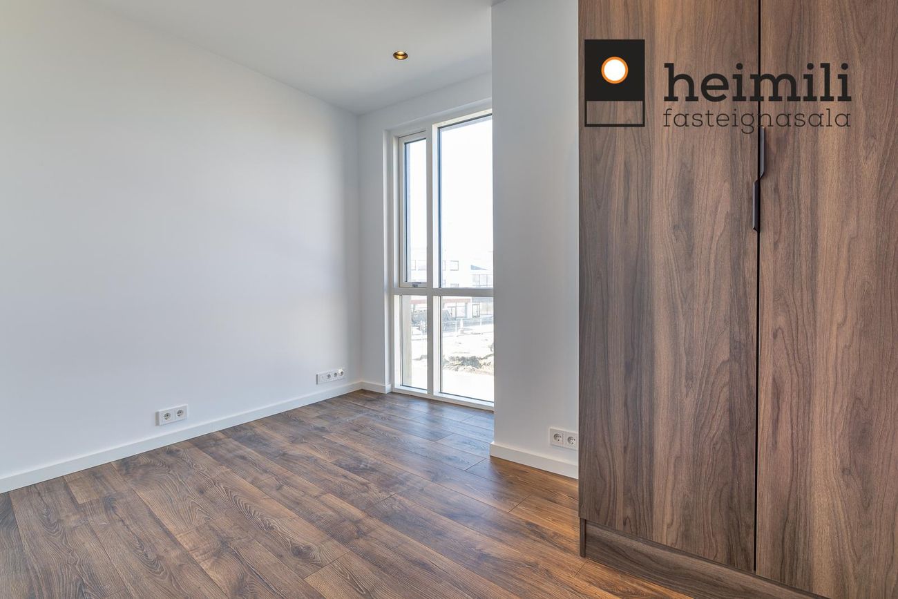 Grensásvegur 1F - 0601, 108 Reykjavík