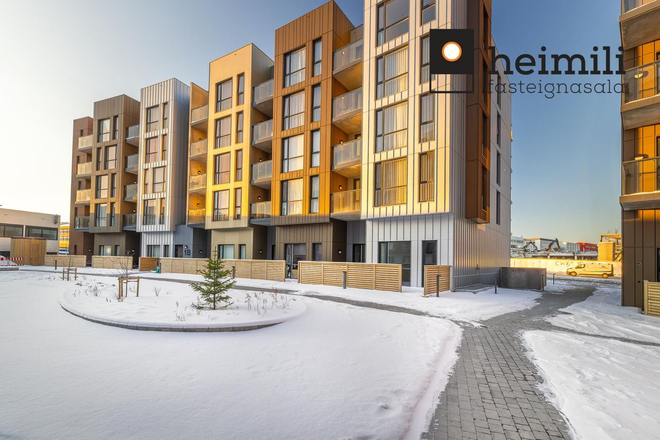 Grensásvegur 1F - 0601, 108 Reykjavík