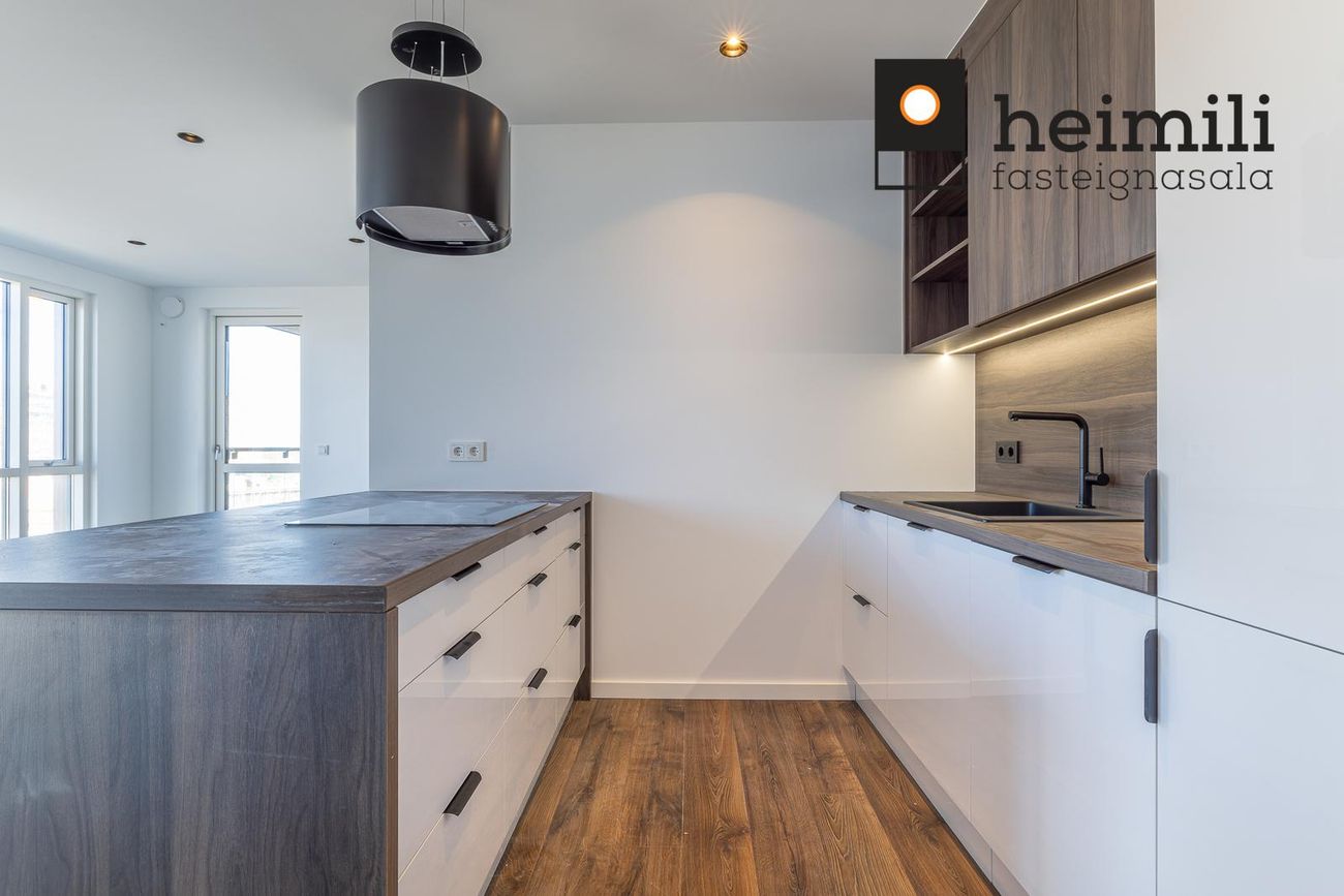 Grensásvegur 1F - 0601, 108 Reykjavík