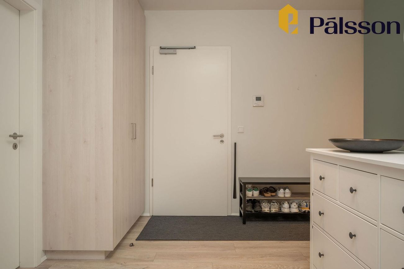 Holtsvegur 9, 210 Garðabær