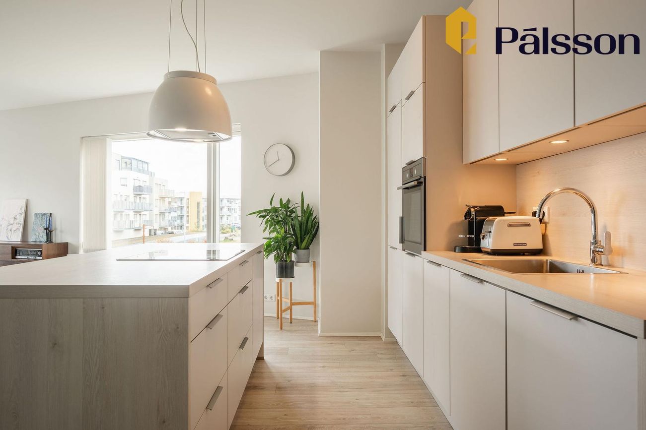 Holtsvegur 9, 210 Garðabær