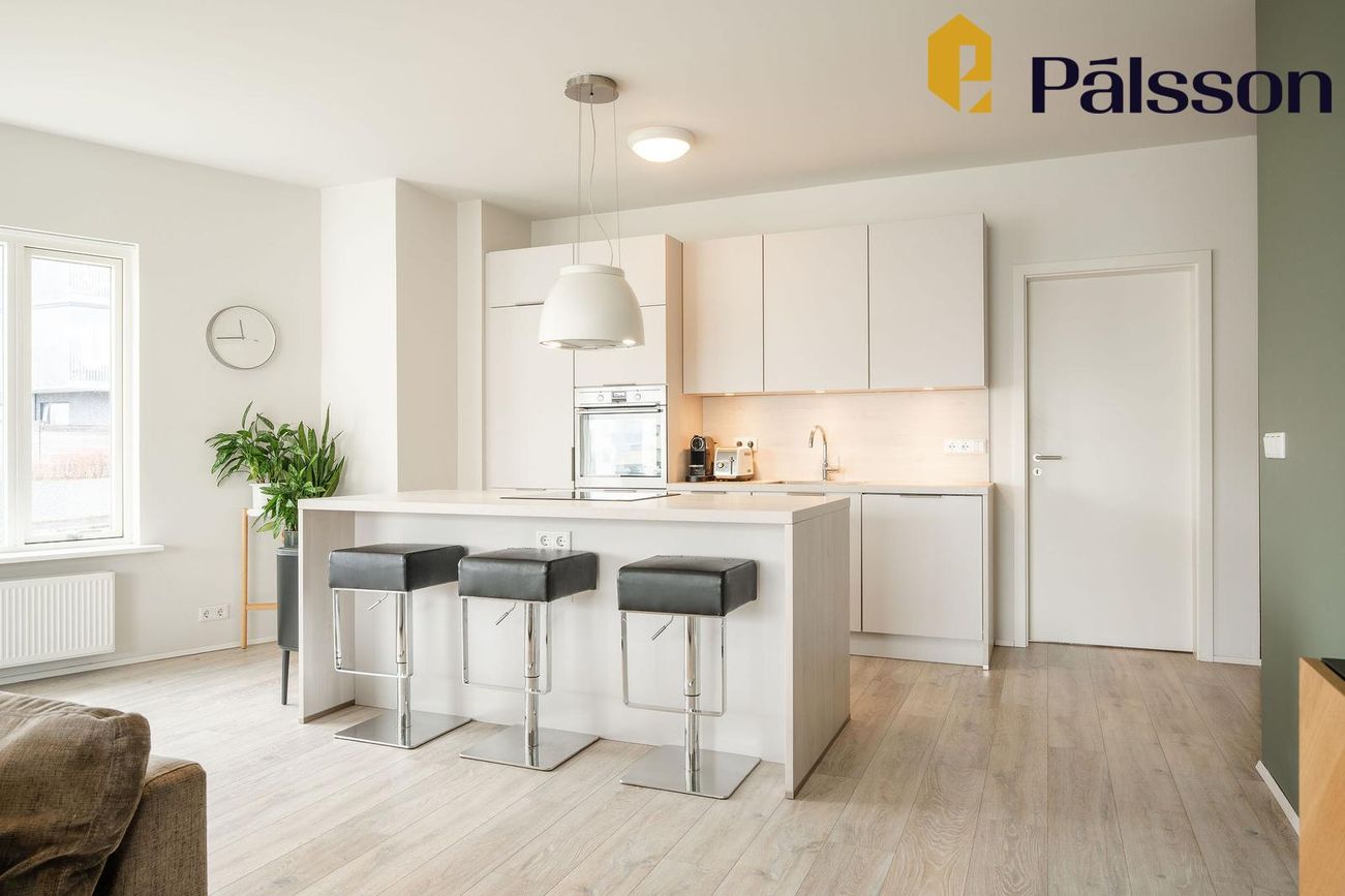 Holtsvegur 9, 210 Garðabær