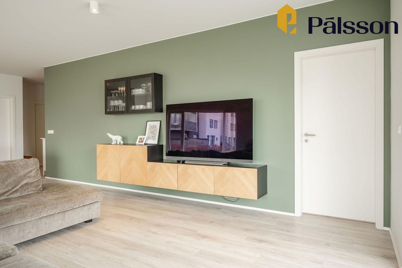 Holtsvegur 9, 210 Garðabær