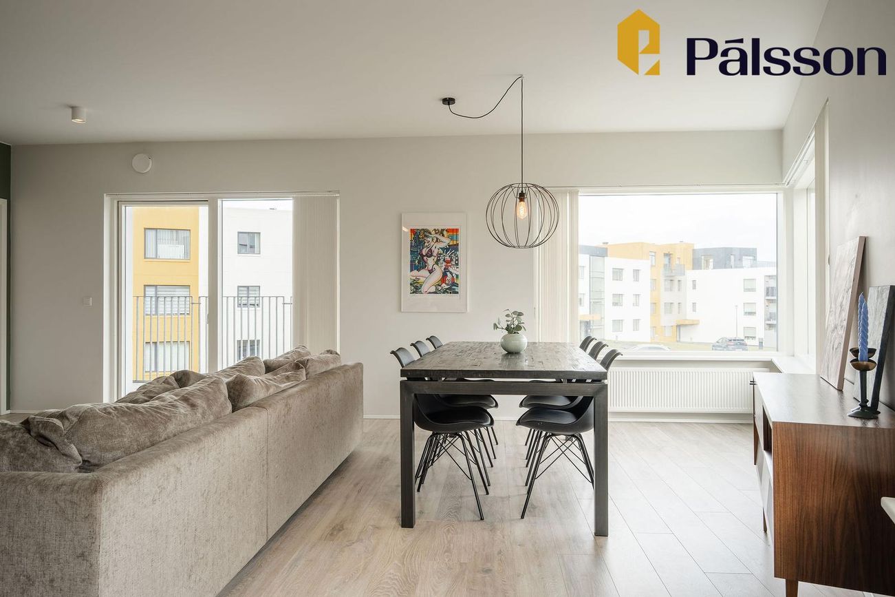 Holtsvegur 9, 210 Garðabær