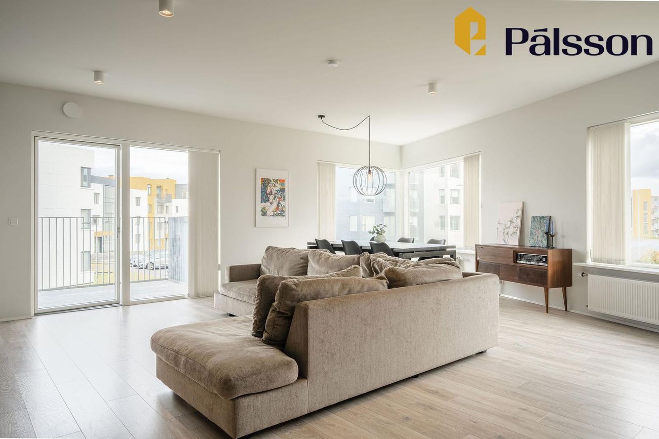 Holtsvegur 9, 210 Garðabær