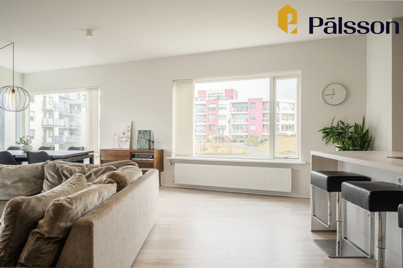 Holtsvegur 9, 210 Garðabær