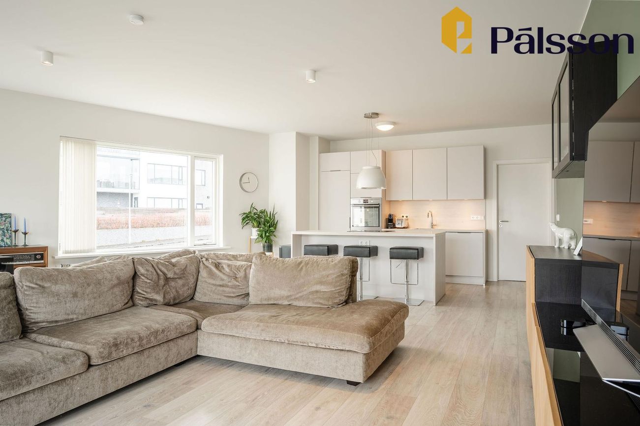 Holtsvegur 9, 210 Garðabær