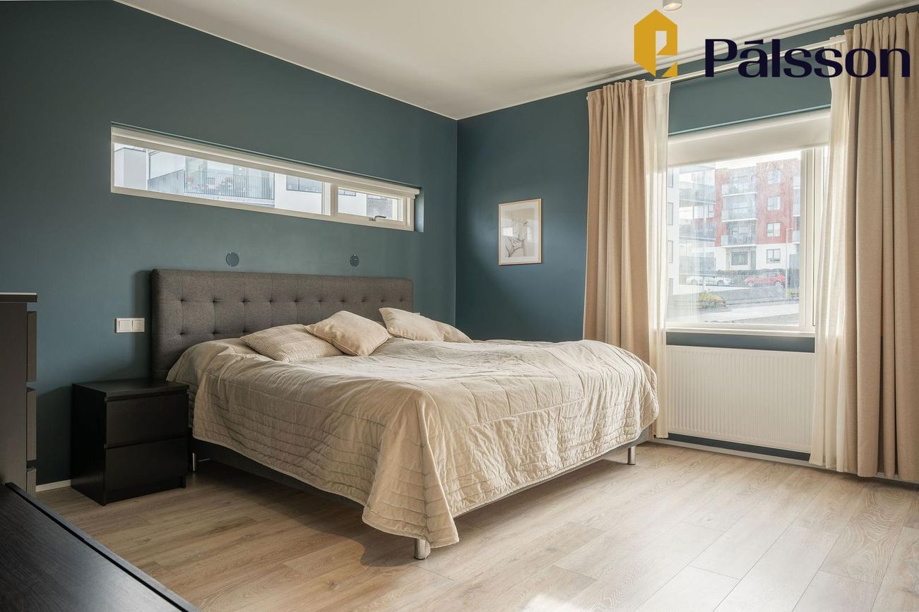 Holtsvegur 9, 210 Garðabær