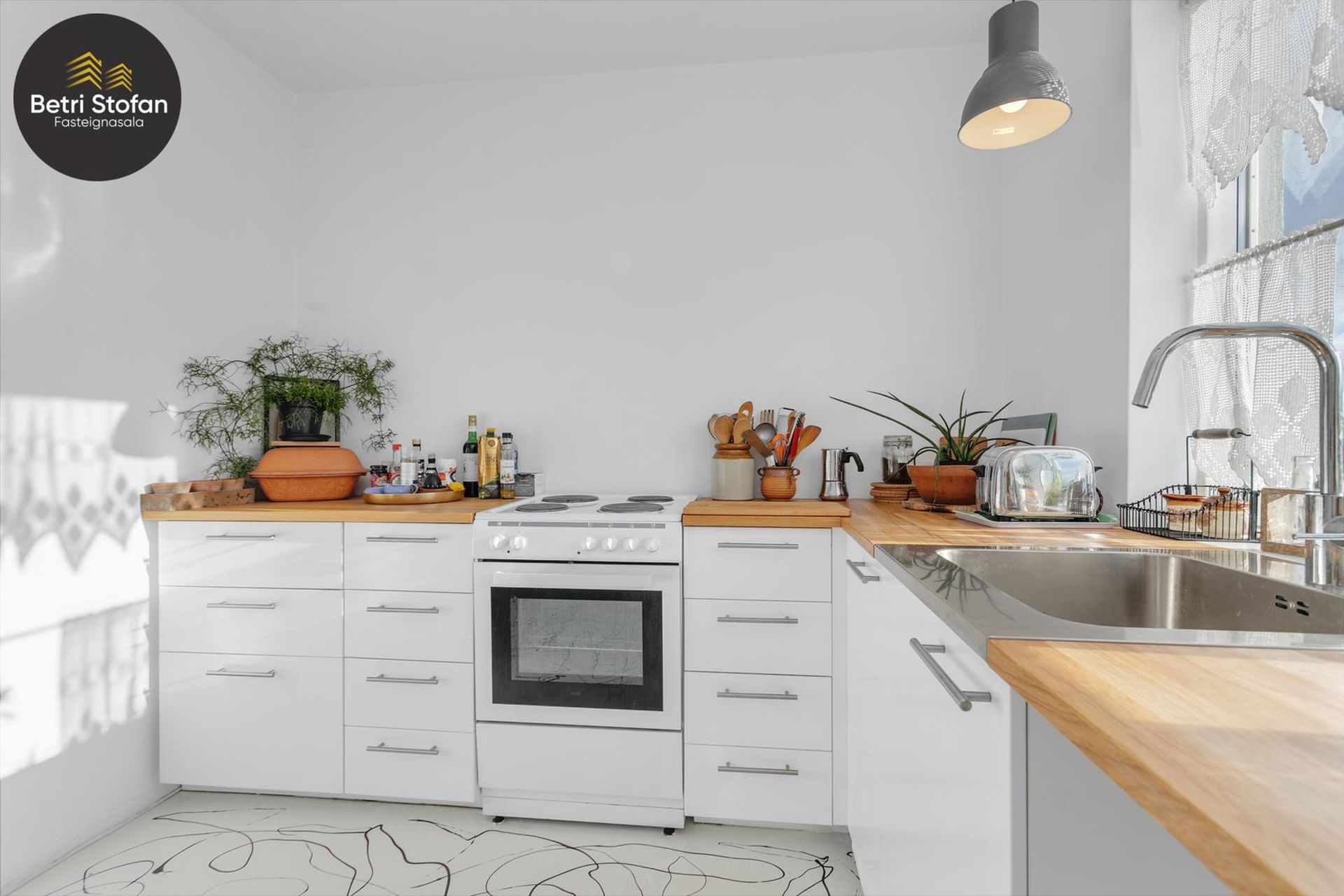 Stigahlíð 10, 105 Reykjavík